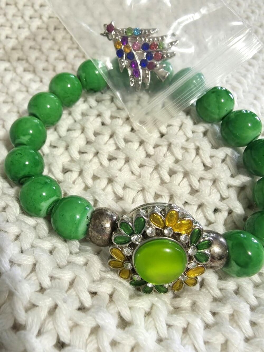 Green Beaded Bracelet + Bonus Snap Charm 💚